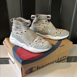 Womans Gray Sneakers